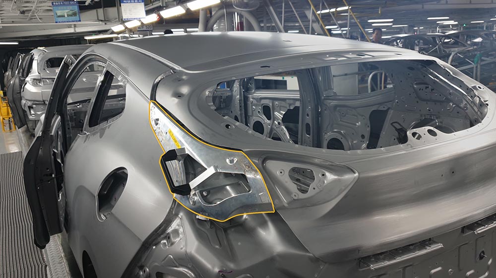 Die Produktionslinie der Hyundai Motor Company mit der Vorrichtung direkt an einem Fahrzeug