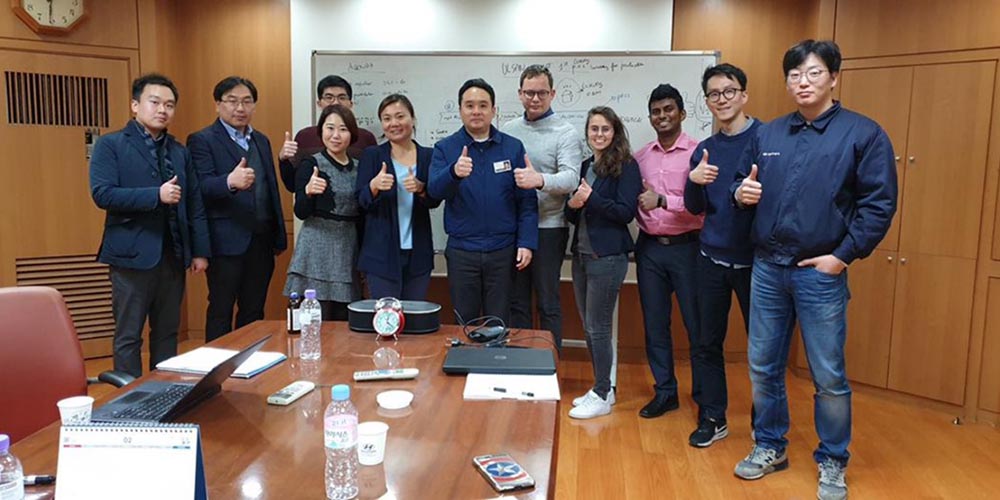 Das Team von Materialise Mindware mit dem Team der Hyundai Motor Company