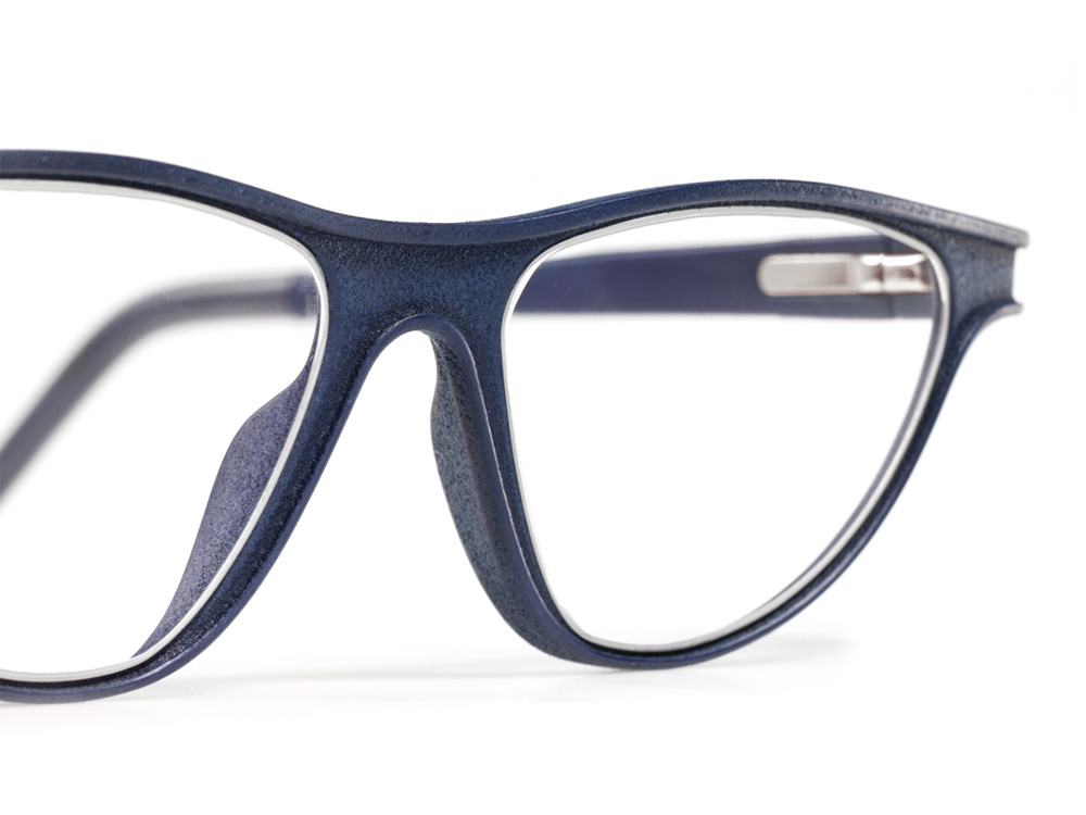 Eye glasses with personalized 3D printed frames from the Cabrio for Yuniku collection by Hoet Design Studio
