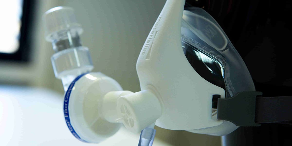 3Dプリントされた非侵襲のPEEPマスク 人工呼吸器の不足を軽減